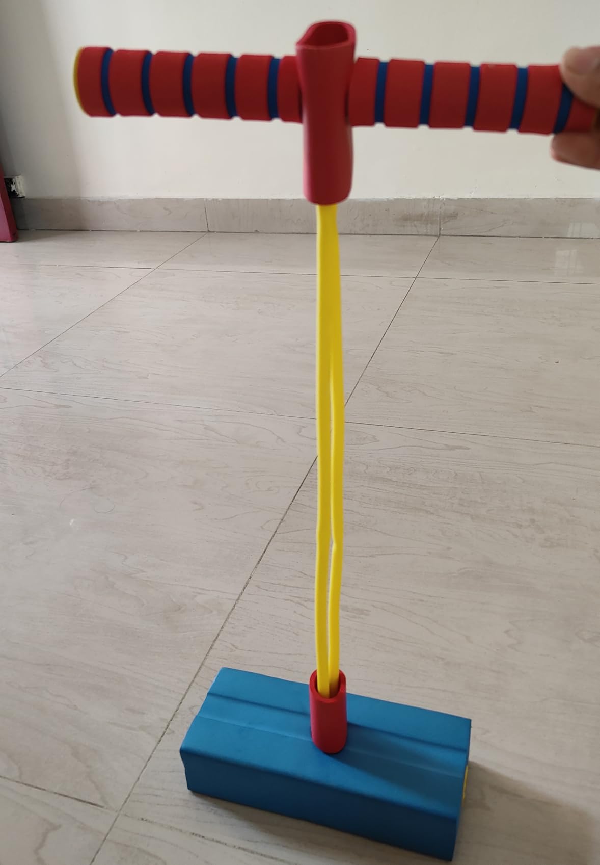 Uryans Kids Pogo Jumper Fun and Safe Pogo Stick for Toddlers, Durable Foam Bungee Jumping Stick Makes Squeaky Sounds Improves Balance, Bouncing Toy for Ages 3 and up Holds up to 250lbs - Multicolor